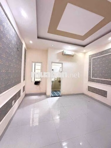 Cho Thuê Nhà Mới Đẹp DT 200m2 1Trệt 1Lửng 2Lầu 4Pn 4Wc Hẻm Xe Tải