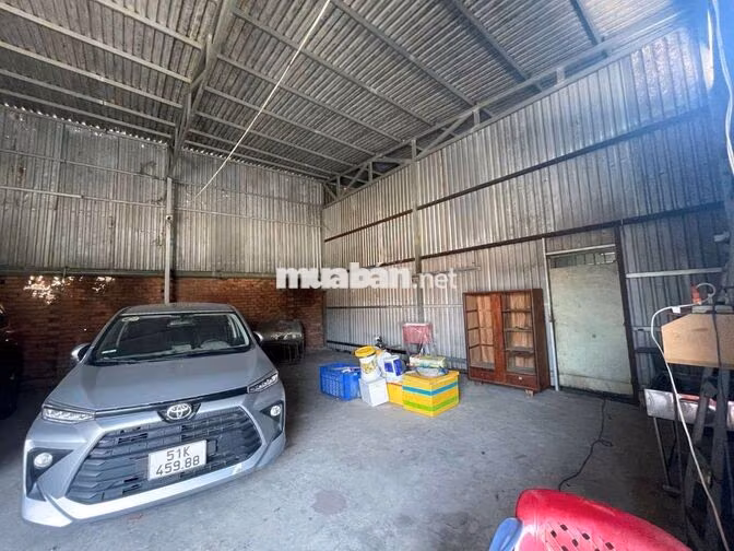 cho thuê 2 kho và 2000m2 đất trống làm xưởng hoặc bãi đậu xe