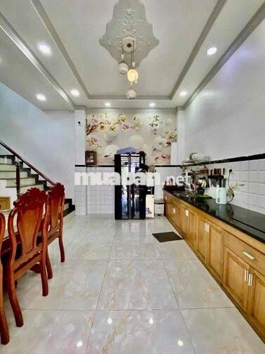 Cho Thuê Biệt Thự Mini DT 9x13m Sân Ôtô 1Trệt 3Lầu 4Pn 3Wc Gần Uỷ Ban