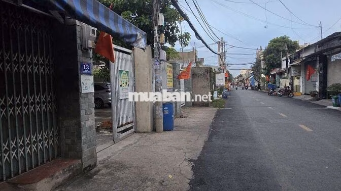 cho thuê 2 kho và 2000m2 đất trống làm xưởng hoặc bãi đậu xe