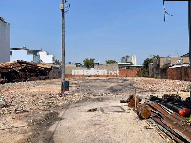 cho thuê 2 kho và 2000m2 đất trống làm xưởng hoặc bãi đậu xe