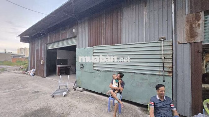 cho thuê 2 kho và 2000m2 đất trống làm xưởng hoặc bãi đậu xe