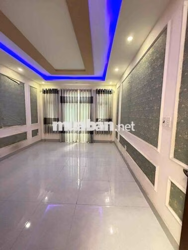 Cho Thuê Nhà Mới Đẹp DT 200m2 1Trệt 1Lửng 2Lầu 4Pn 4Wc Hẻm Xe Tải