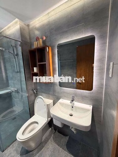 Căn Hộ Dịch Vụ Mới 100%,Full Nội Thất,Gần Vòng Xoay,Vincom,Viettel