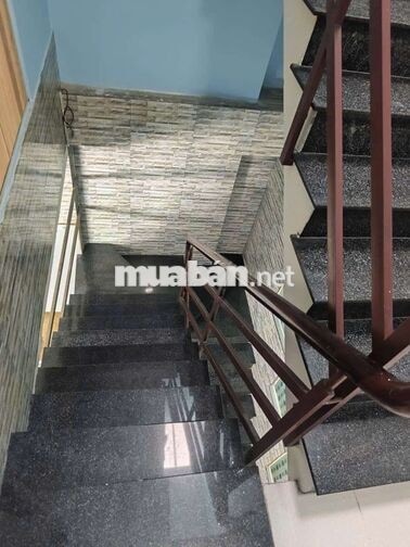 Cho thuê nhà nguyên căn 4 phòng đường Lê Văn Lương 