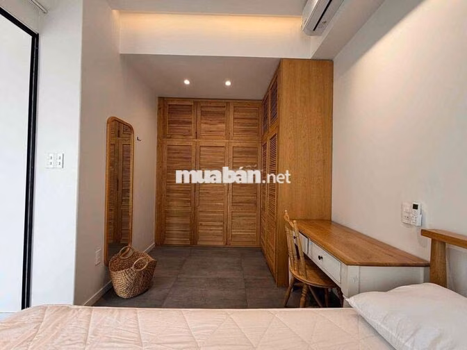 Căn Hộ Dịch Vụ Mới 100%,Full Nội Thất,Gần Vòng Xoay,Vincom,Viettel