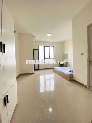phòng 5tr giảm còn4tr7 , cách PMH 5p đi xe, hồ bơi , công viên