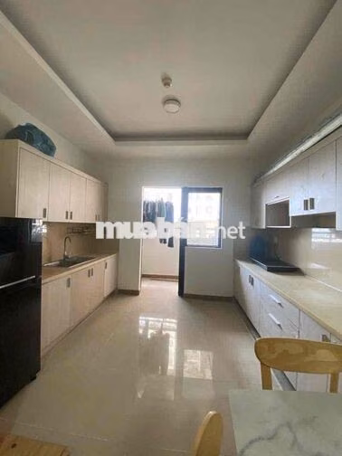 phòng 5tr giảm còn4tr7 , cách PMH 5p đi xe, hồ bơi , công viên
