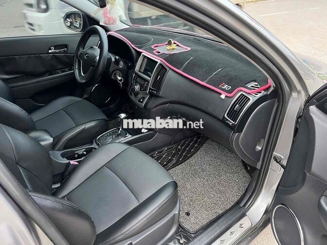 Hyundai i30cw 2010 Xám Tự động