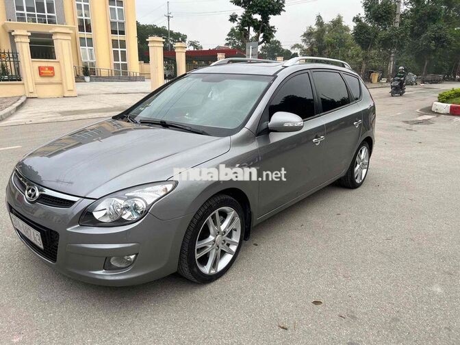 Hyundai i30cw 2010 Xám Tự động