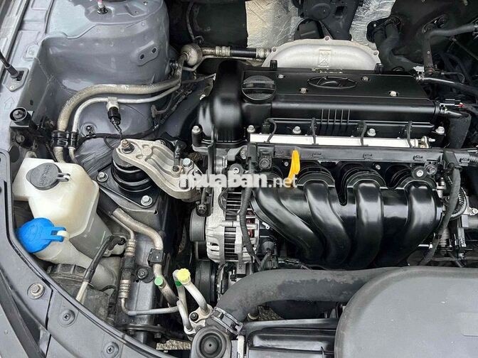 Hyundai i30cw 2010 Xám Tự động