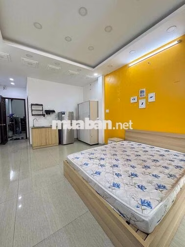 Cho thuê căn hộ balcony view Landmark đi bộ ra Metro Văn Thánh