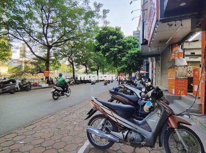 cho thuê MBKD mặt phố Nguyễn Khang nguyên căn 3 tầng kinh doanh