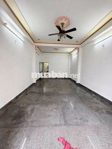 Nhà 3 phòng 3 máy lạnh gần Vincom Xuân Khánh