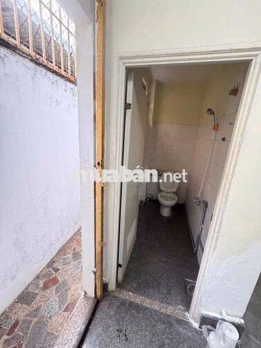 Nhà 3 phòng 3 máy lạnh gần Vincom Xuân Khánh