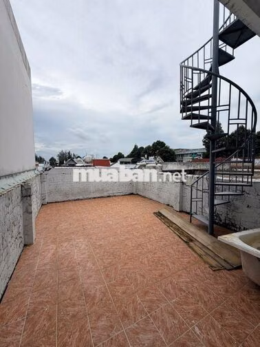 Nhà 3 lầu 4PN đường Lê Chân chỉ 11 triệu