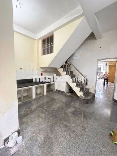 Nhà 3 phòng 3 máy lạnh gần Vincom Xuân Khánh