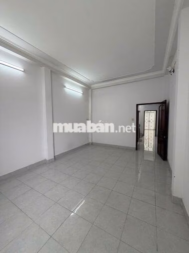 Nhà 3 lầu 4PN đường Lê Chân chỉ 11 triệu