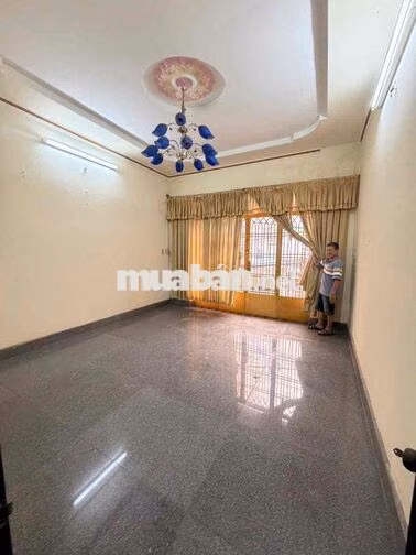 Nhà 3 phòng 3 máy lạnh gần Vincom Xuân Khánh