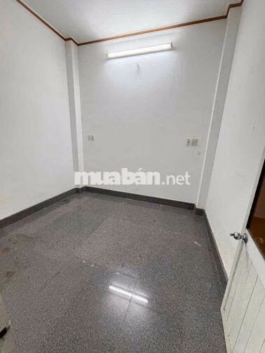 Nhà 3 phòng 3 máy lạnh gần Vincom Xuân Khánh