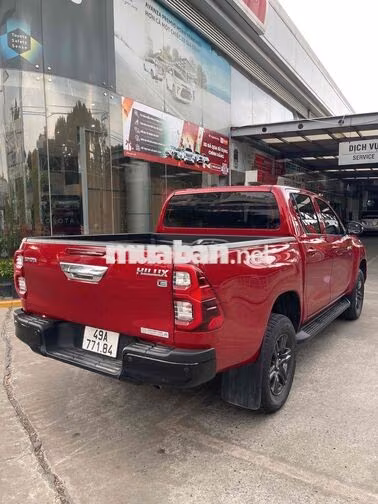Toyota Hilux 2025 2.4AT 4X2 Đỏ 17.000 km