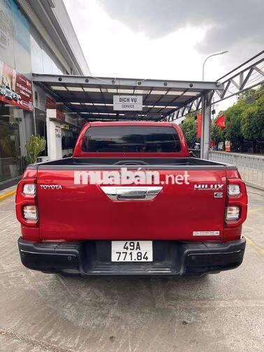Toyota Hilux 2025 2.4AT 4X2 Đỏ 17.000 km