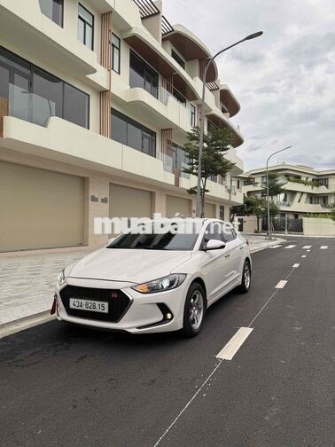 Hyundai Elantra 2018 1.6 AT Trắng 38000 km