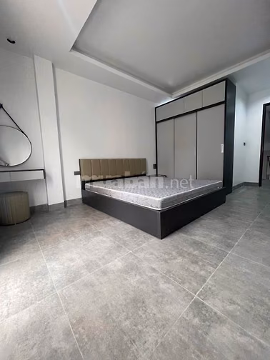 Bán nhà 5 tầng Lạc Long Quân, 60m2, có thang máy, ngõ thông, nhà mới