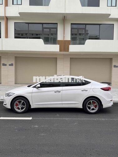 Hyundai Elantra 2018 1.6 AT Trắng 38000 km