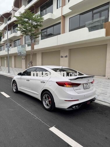 Hyundai Elantra 2018 1.6 AT Trắng 38000 km