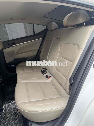 Hyundai Elantra 2018 1.6 AT Trắng 38000 km