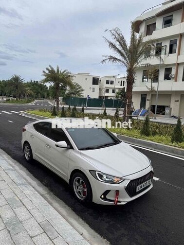 Hyundai Elantra 2018 1.6 AT Trắng 38000 km