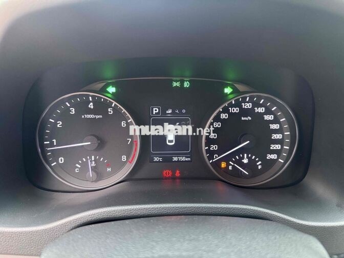 Hyundai Elantra 2018 1.6 AT Trắng 38000 km