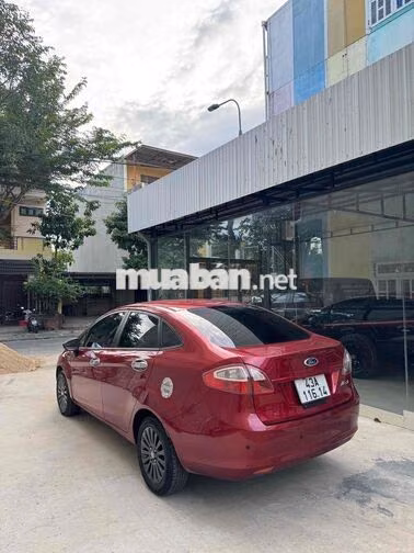 Ford Fiesta 2013 Sedan Tự động Đỏ