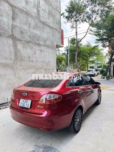 Ford Fiesta 2013 Sedan Tự động Đỏ