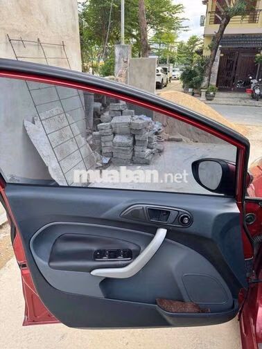 Ford Fiesta 2013 Sedan Tự động Đỏ
