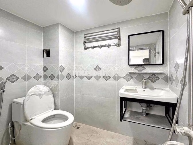 Duplex cửa sổ trời mới xây đầy đủ nội thất gần đh y dược, ueh, Mở