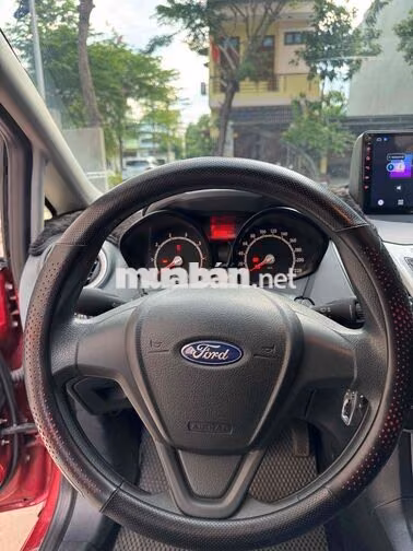 Ford Fiesta 2013 Sedan Tự động Đỏ