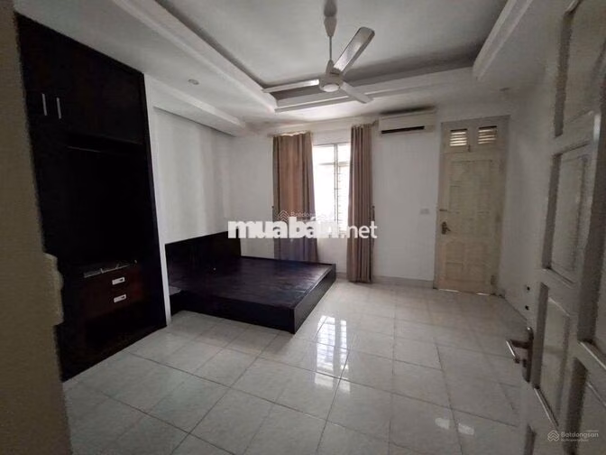 Cho thuê nhà Đào Tấn 40m² x 5 tầng , ngõ rộng, ô tô gửi gần - 15 triệu