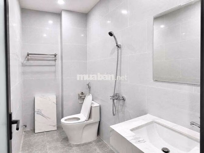 CHO THUÊ NHÀ NGUYÊN CĂN FULL NỘI THẤT KĐT MỸ GIA GIÁ 27 TRIỆU/THÁNG
