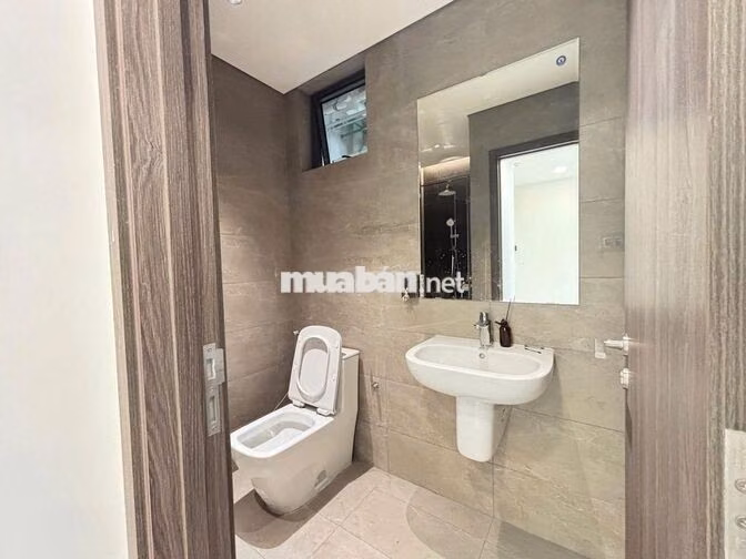 Còn sót căn  2pn-2wc 96m2 giá sốc 16tr có ô xe, ntcb