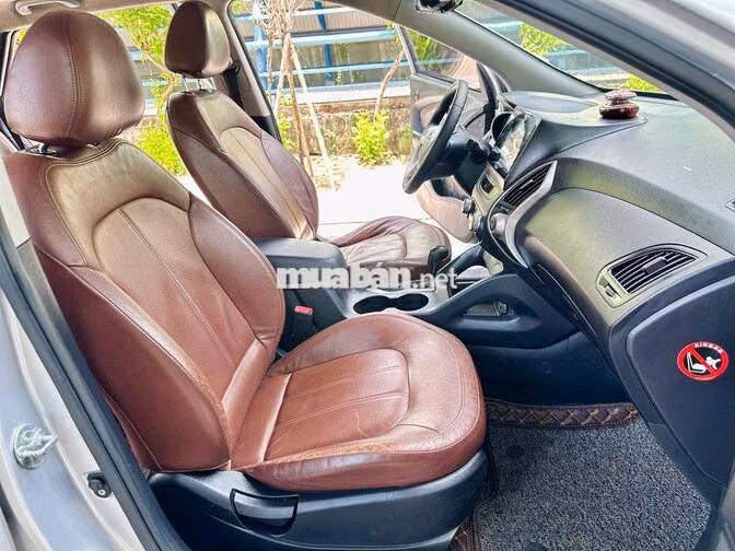 Hyundai Tucson Tự động Bạc