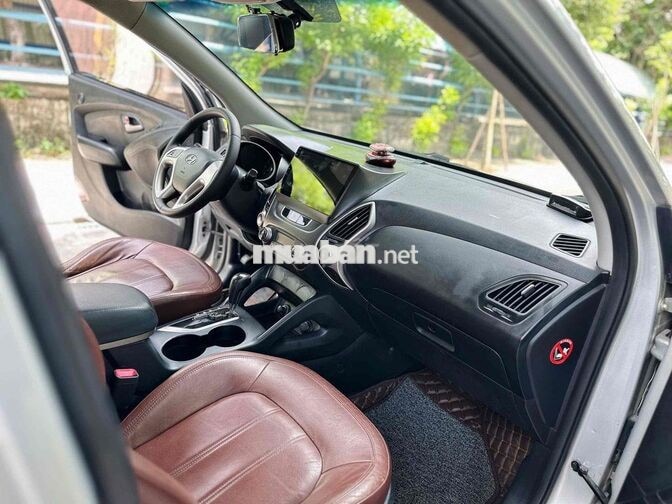Hyundai Tucson Tự động Bạc