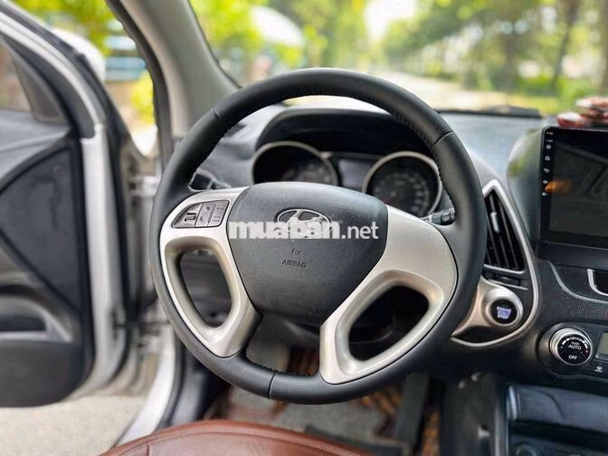 Hyundai Tucson Tự động Bạc