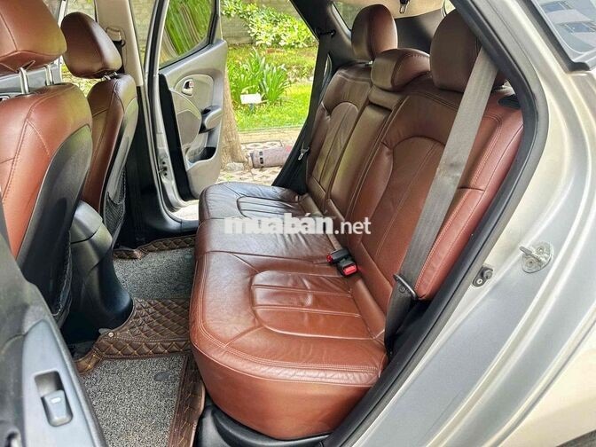 Hyundai Tucson Tự động Bạc