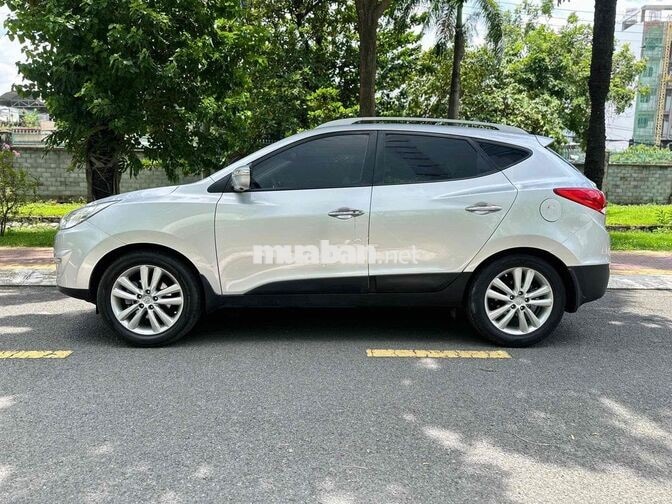 Hyundai Tucson Tự động Bạc