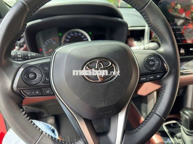 Toyota Corolla Cross G 2022 màu đỏ