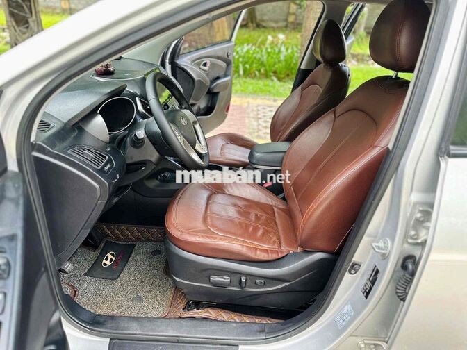 Hyundai Tucson Tự động Bạc