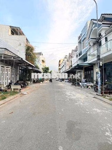 Nhà mới đẹp 4 phòng KDC Đại Học Y Dược