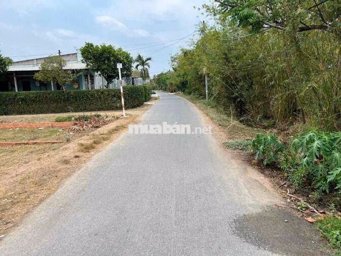 đất kế nhà 125m2 mặt tiền đường nhựa, shr, gần kcn